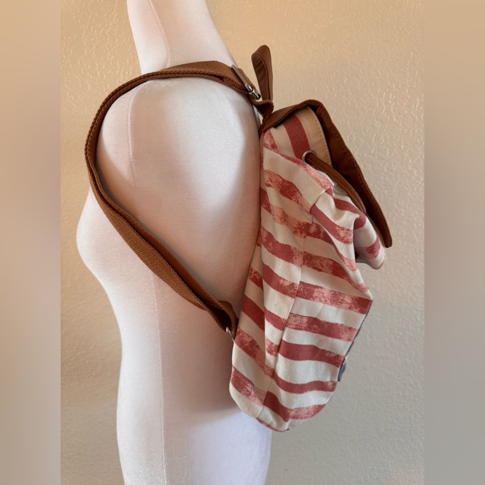 Rustic Distressed American Flag Canvas & Faux Leather Drawstring Backpack - Picture 3 of 13